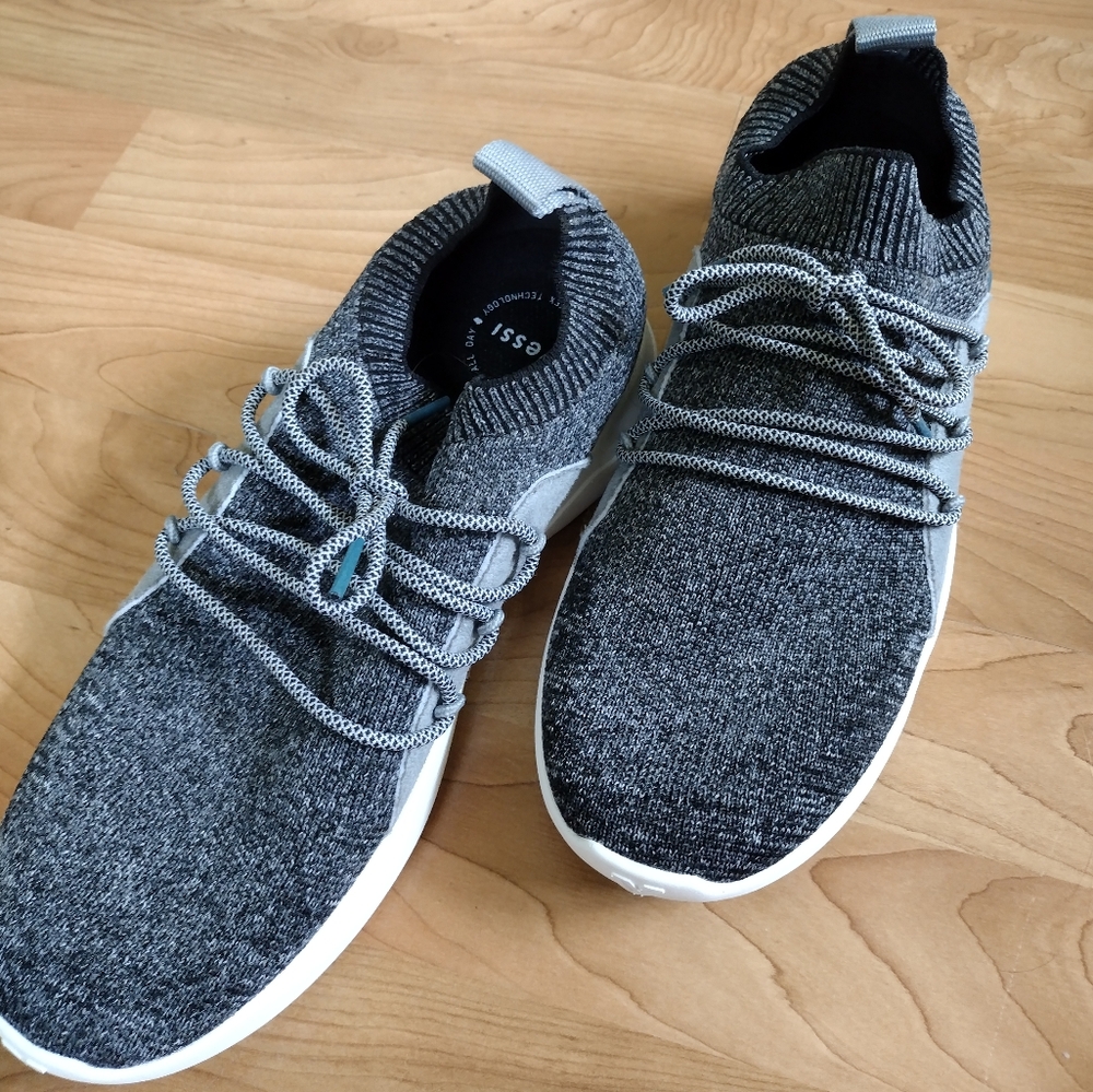 Vessi Cityscape Classic Sneakers NWOT